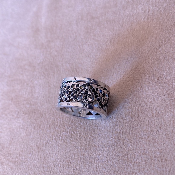 Thomas Sabo Heart Ring - Picture 2 of 8